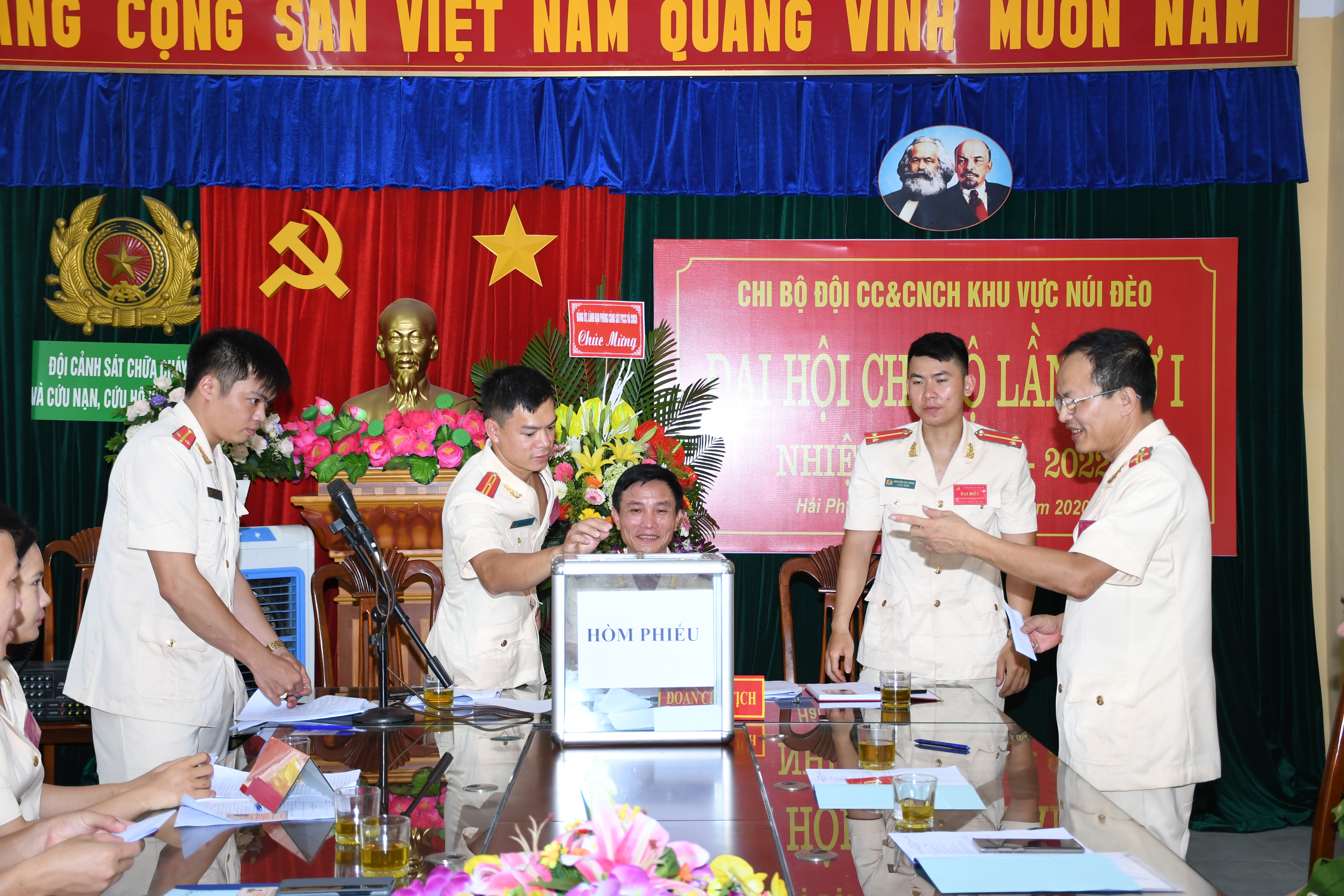 Chi bộ Đội phòng cháy và cứu nạn cứu hộ khu vực Núi Đèo- Phòng Cảnh sát PCCC&CHCN: Đại hội chi bộ lần thứ 1